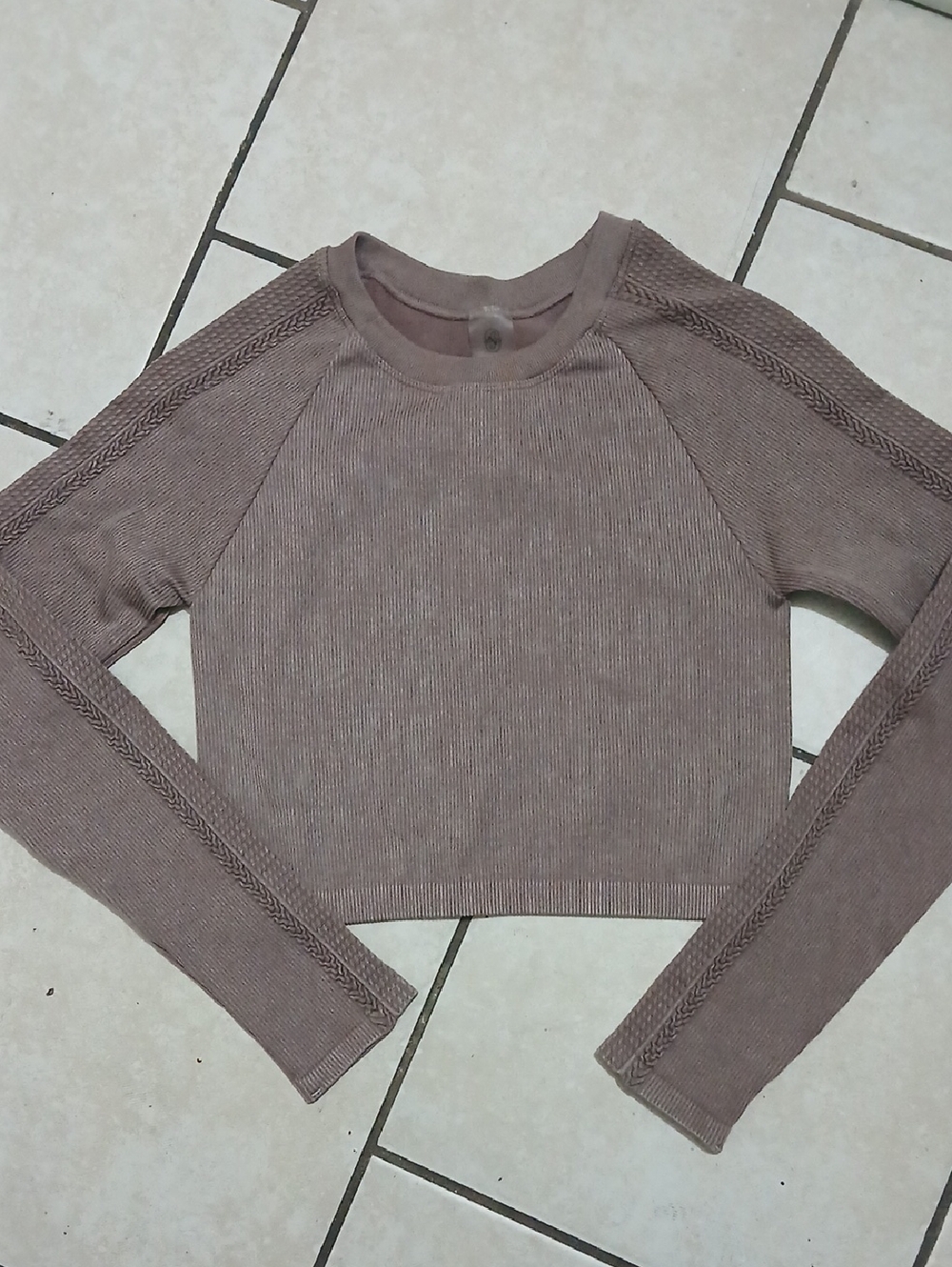 *MUST BE BUNDLED* AS REVIVAL Women's Size XS Ribbed Long-Sleeve Crop Top